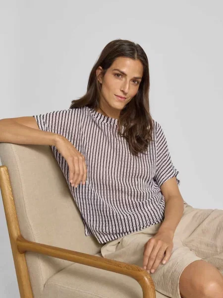 T-shirt o kroju relaxed fit z imitacji dzianiny model ‘Umila’ Someday czarna