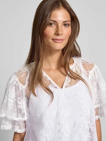 Bluzka o luźnym kroju z koronki model ‘CELINE’ Vero Moda biała