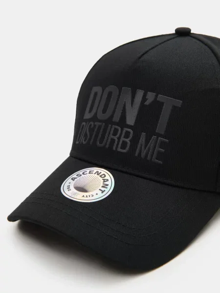 Кепка Sinsay с надписями черная