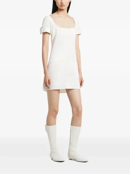 Rochie mini Courreges cu cataramă scurtă de costum alb
