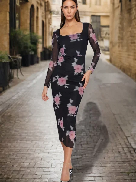 Dzianinowa sukienka maxi Trendyol z dekoltem kwadratowym z długim rękawem czarna