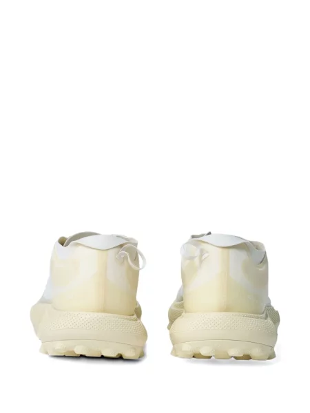 Sneakerși Satisfy alb