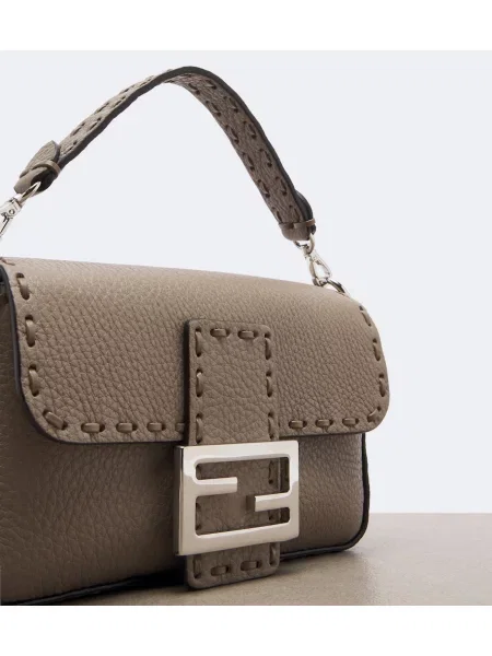 Top Fendi din piele bej