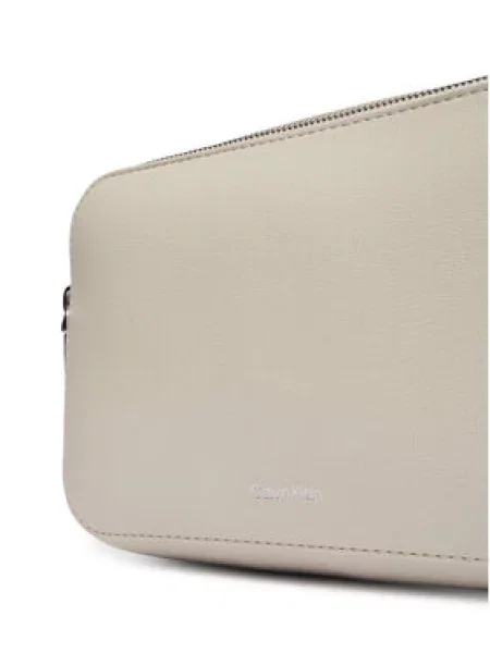 Torbica Calvin Klein Foil Logo Elongated Camera Bag Krem