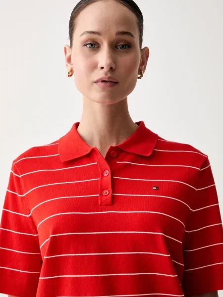 Tommy Hilfiger пуловер дамски от червено