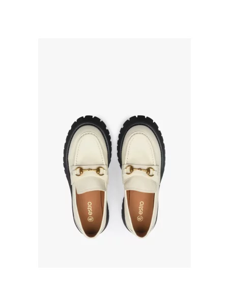 Кожаные лоферы Estro белые