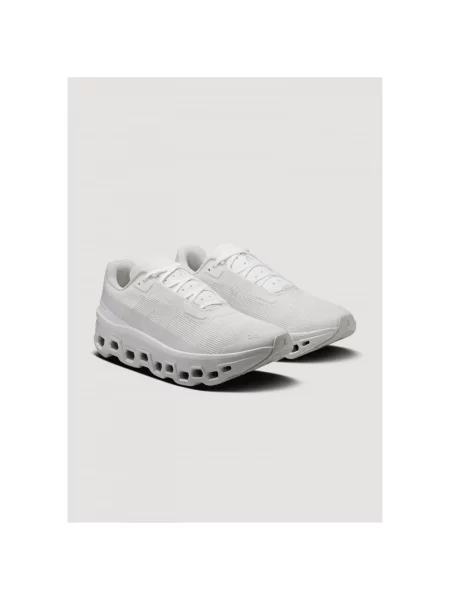 Buty do biegania On Running zamszowe do biegania białe