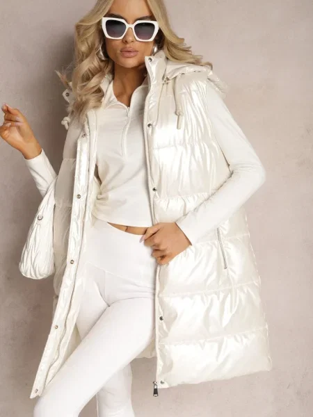 Vestă deschis cu model matlasat și glugă Brisel bej