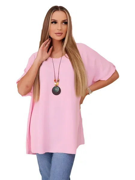 Oversized halenka s přívěskem světle barvy růžové