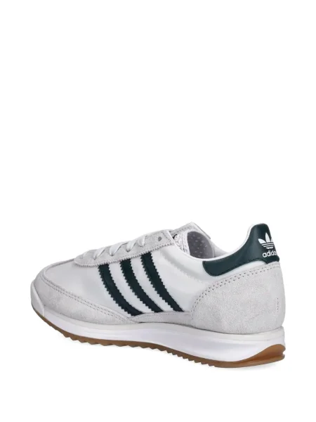 Pruhované slip on tenisky Adidas Campus s výšivkou bílé