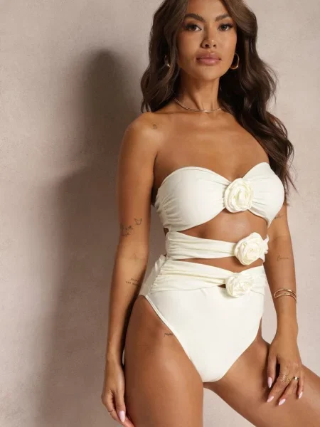 Strój Kąpielowy Jednoczęściowy Bez Ramiączek z Aplikacją Kwiatu Nansilah biały