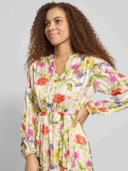 Taliowana sukienka casualowa z detalami z efektownej przędzy Model AVERY' Only