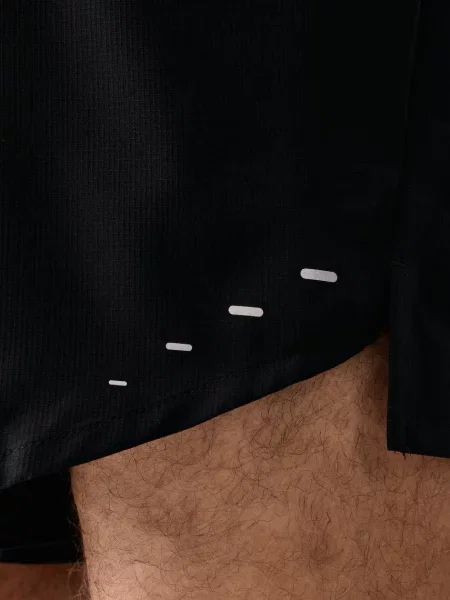 Спортивные шорты Nike