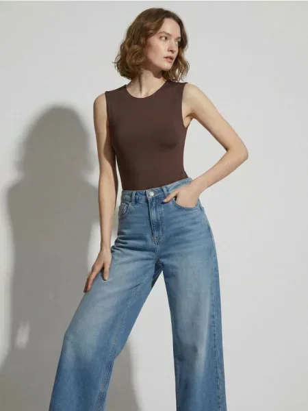 Боді на бретельках коричневий