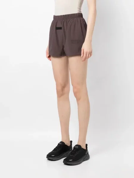 Σορτς Fear Of God Essentials με σχέδιο με κορδόνι καφέ