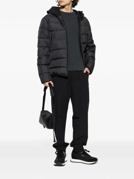 Geacă cu puf Moncler cu glugă negru