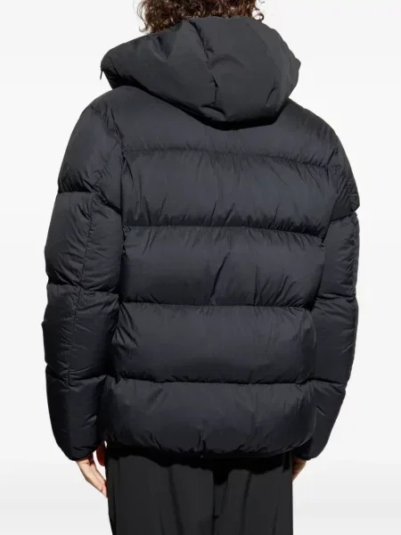 Geacă cu puf Moncler cu glugă negru