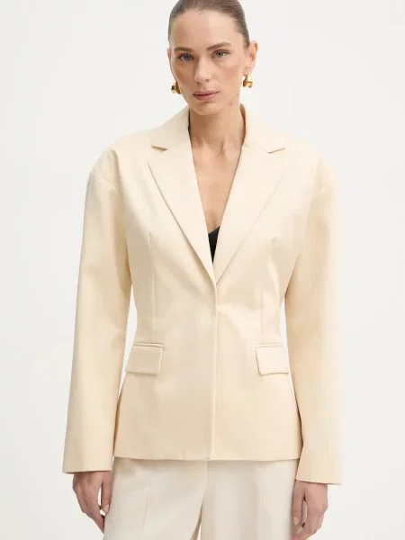 Patrizia Pepe sacou din bej