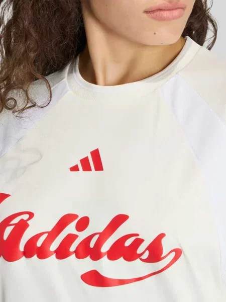 Męski t-shirt o kroju regular fit z aplikacją z logo Adidas Sportswear biała