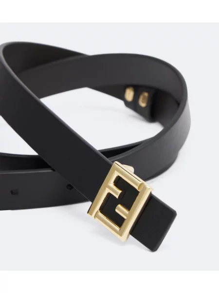Cu centură curea Fendi din piele maro