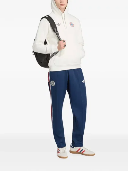 Pantaloni scurți Adidas cu imagine cu model leopard negru