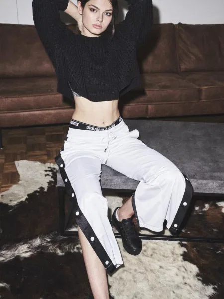 Pantaloni Urban Classics alergare negru