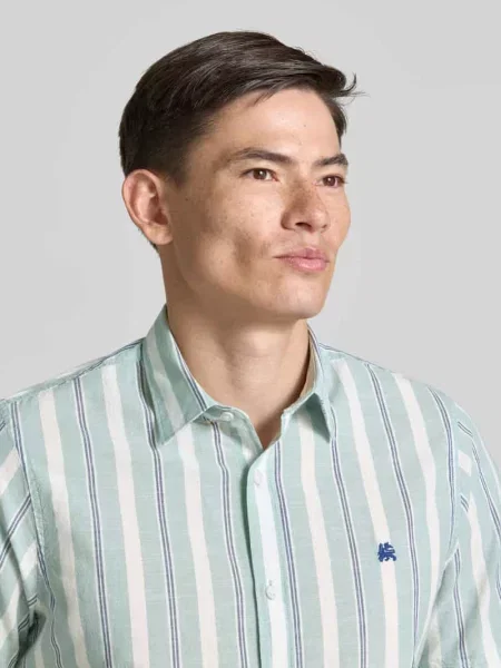 Koszula casualowa o kroju slim fit z wyhaftowanym logo Lerros