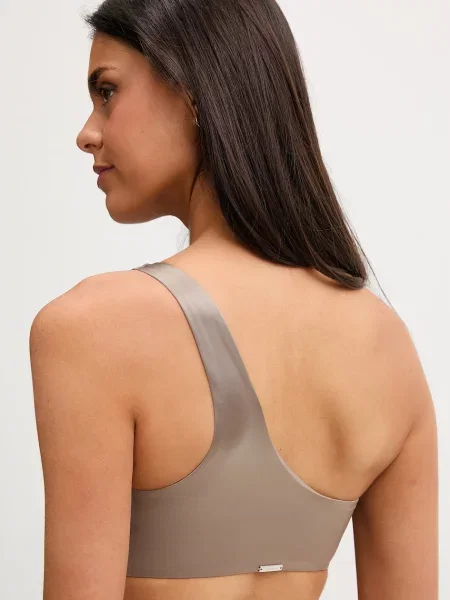 Top Calvin Klein na jednym ramieniu beżowy