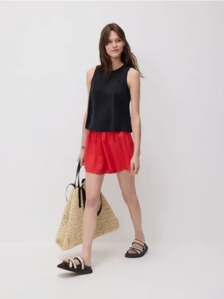 Reserved Шорти з льону та червоний