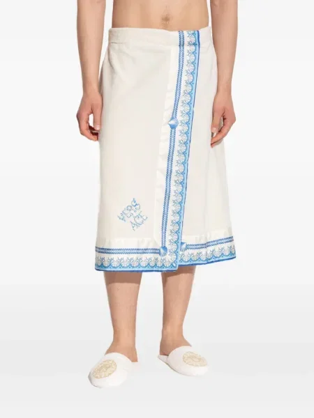 Пола Versace бяло