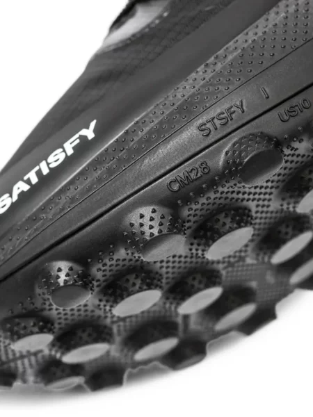 Sneakerși Satisfy negru