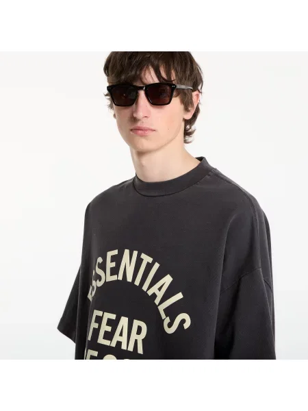 Krátky tričko Fear Of God Essentials s krátkymi rukávmi čierna