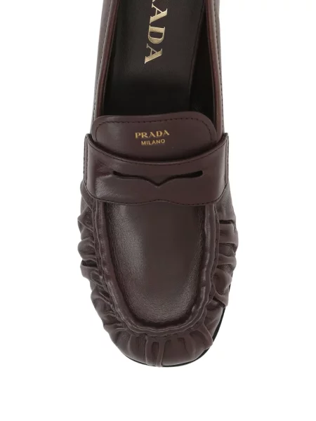 Pantofi loafer Prada din piele plisate maro