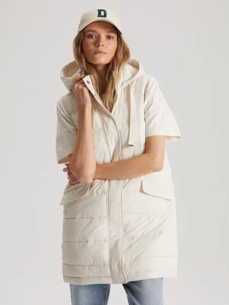 Жилет з утеплювачем DIVERSE Anjeri молочний
