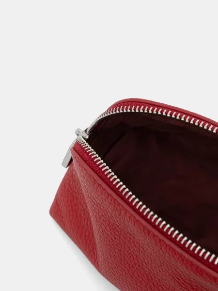 Кожаная косметичка Coccinelle
