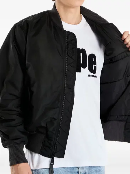 Яке тип бомбър Alpha Industries с протрити краища скрити джобове черно