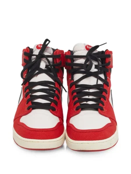 Sneakerși Jordan alb
