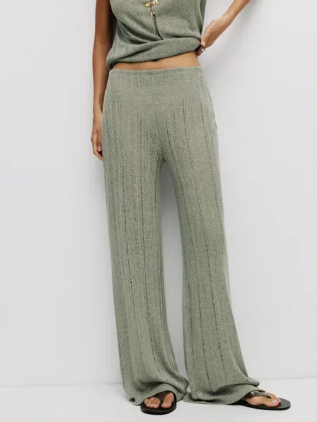 Pull&Bear Pantaloni deschis verde