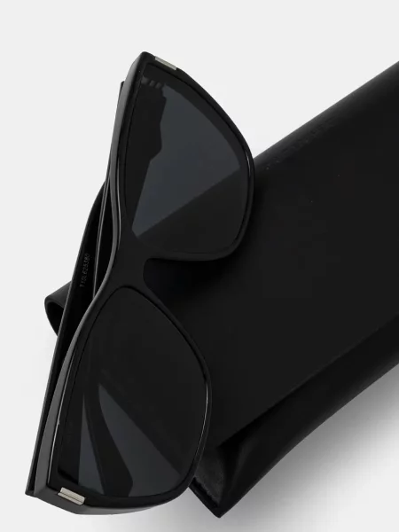 Солнцезащитные очки Saint Laurent черные