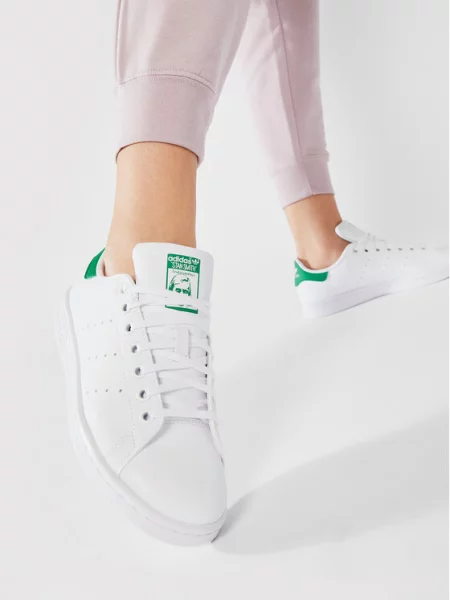 Félcipő Adidas fehér