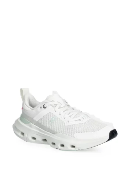 Sneakerși On alb