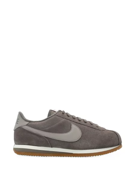 Decupat pantaloni scurți Nike cu broderie plasă roz