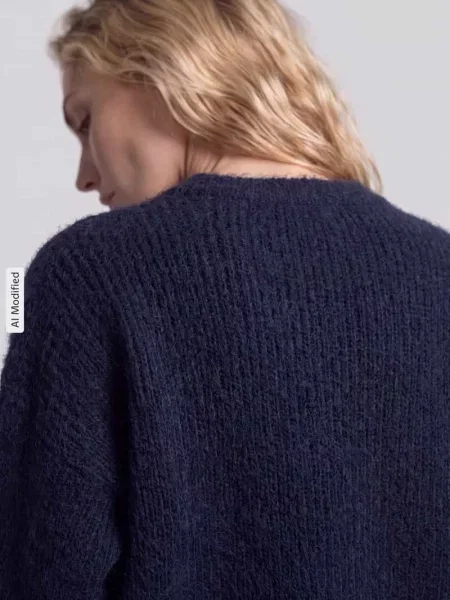 Sweter z dzianiny o kroju regular fit z dodatkiem wełny model ‘JERICO’ Only granatowy