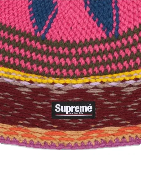 Căciulă Supreme roz
