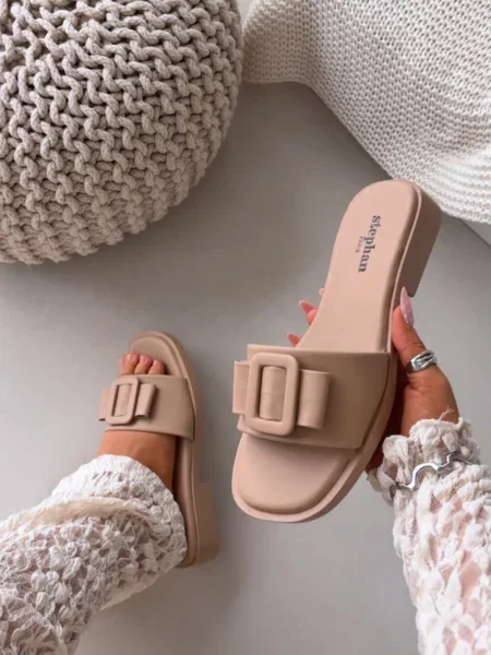 Șlapi Boto cu cataramă bej