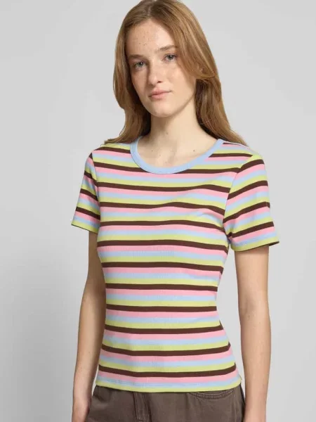 T-shirt o kroju slim fit z mieszanki bawełny model MAY' Pieces