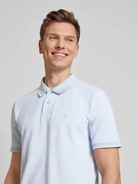 Koszulka polo o kroju regular fit z wyhaftowanym logo Fynch-hatton błękitne