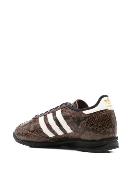 Sneakerși Adidas de catifea cord maro