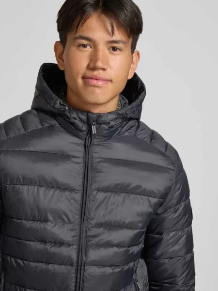 Kurtka w pikowanym stylu o kroju regular fit model KINGSLEY' Jack & Jones czarna