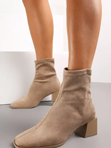 Botine închis cu gros și vârf pătrat Jozelinetta bej